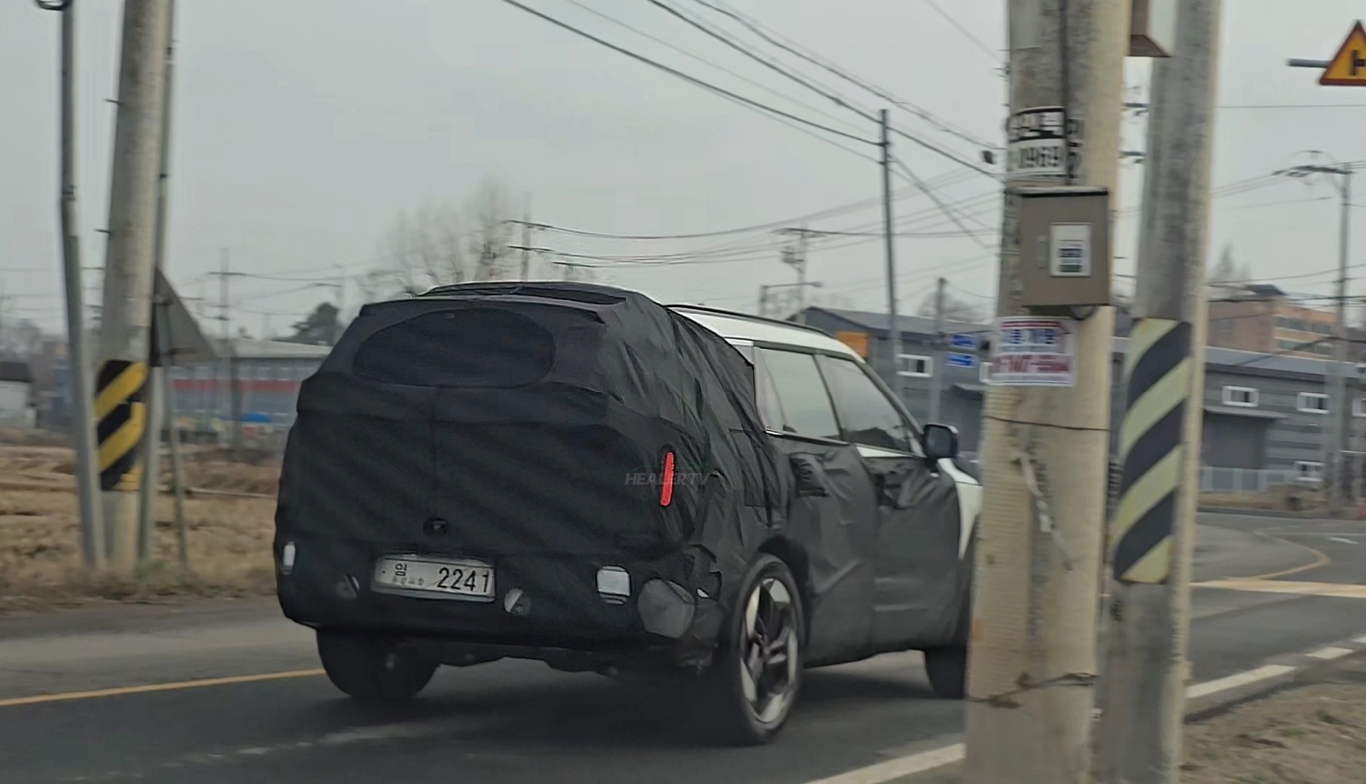 2027-hyundai-tucson-p1-prototype-spotted-for-the-first-time-3.jpeg 2027-hyundai-tucson-p1-prototype-spotted-for-the-first-time-3.jpeg