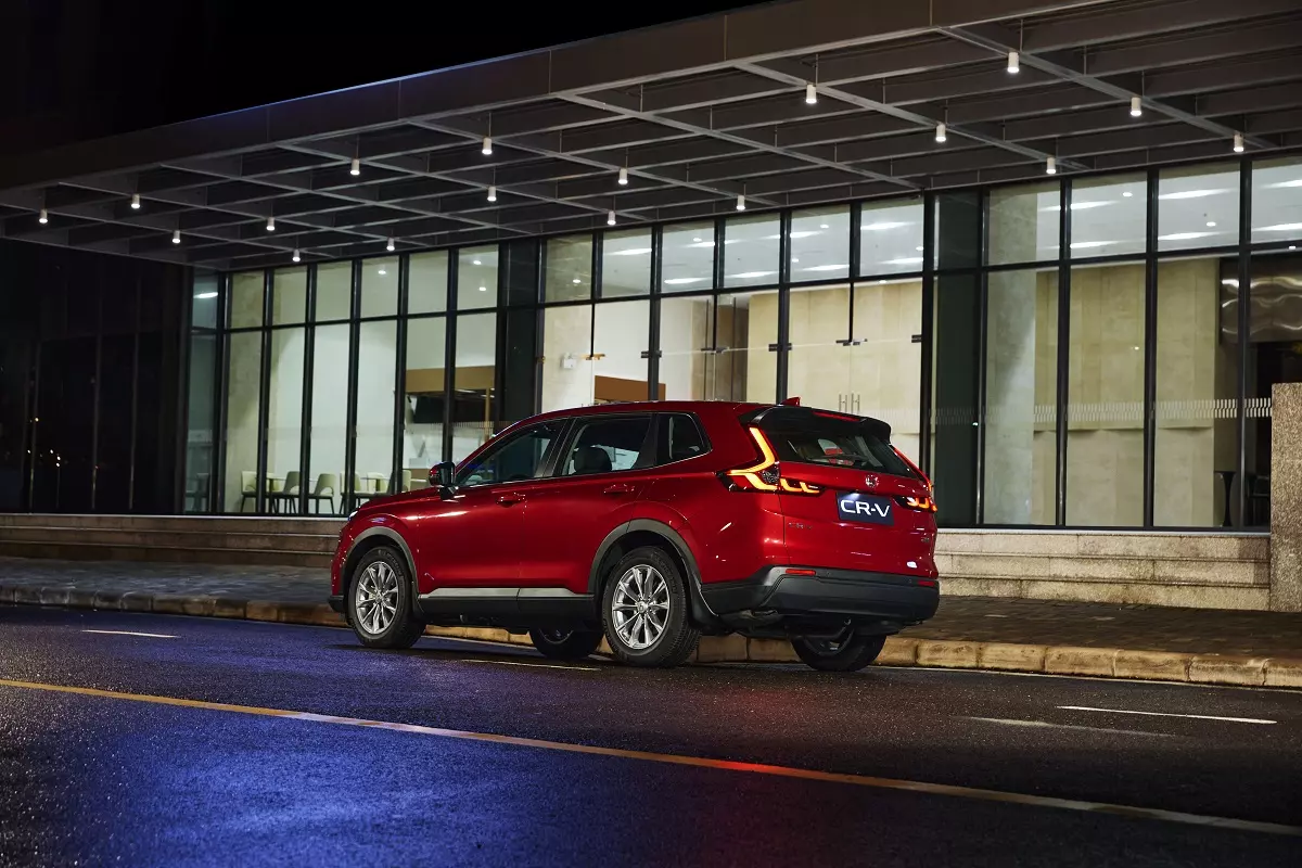 Tăng 10 triệu, đâu là những nâng cấp đáng giá trên Honda CR-V bản xăng 2026 tại Việt Nam? - Ảnh 2. Tăng 10 triệu, đâu là những nâng cấp đáng giá trên Honda CR-V bản xăng 2026 tại Việt Nam? - Ảnh 2.