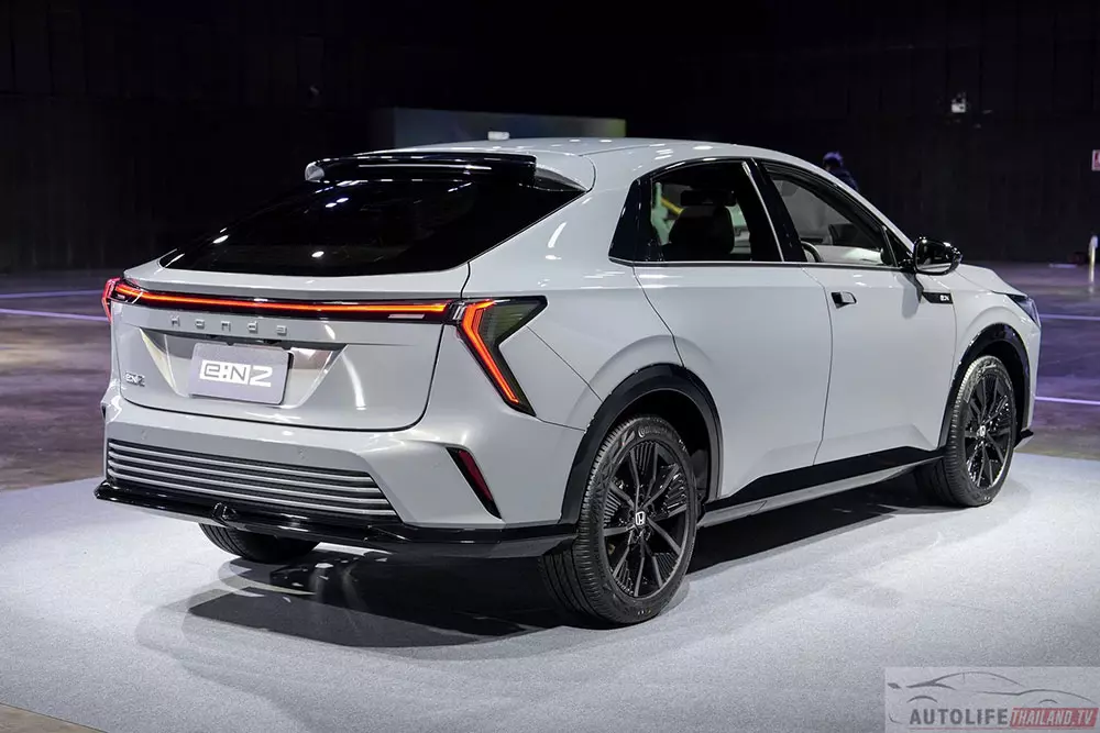 Honda e:N2 chính thức được bán ở Đông Nam Á, kích thước lớn hơn CR-V, giá từ 1,17 tỷ đồng - Ảnh 7. Honda e:N2 chính thức được bán ở Đông Nam Á, kích thước lớn hơn CR-V, giá từ 1,17 tỷ đồng - Ảnh 7.