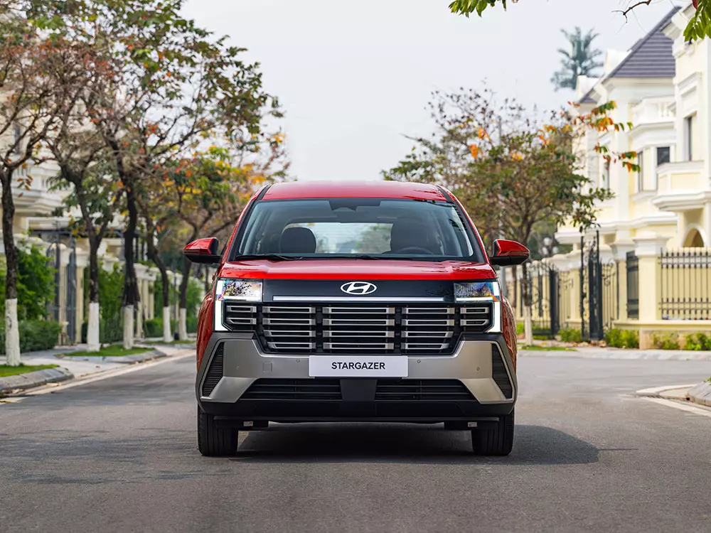 Hyundai Stargazer 2026 chính thức ra mắt Việt Nam, giá khởi điểm tăng mạnh - Ảnh 2. Hyundai Stargazer 2026 chính thức ra mắt Việt Nam, giá khởi điểm tăng mạnh - Ảnh 2.