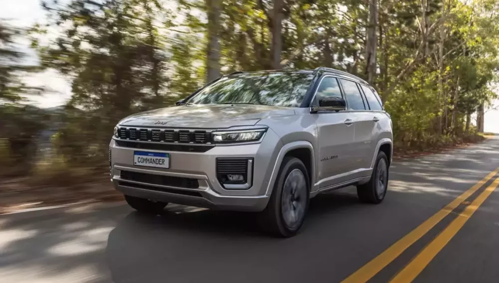 SUV 3 hàng ghế Jeep Commander được nâng cấp, có cả phiên bản bọc thép chống đạn - Ảnh 1. SUV 3 hàng ghế Jeep Commander được nâng cấp, có cả phiên bản bọc thép chống đạn - Ảnh 1.