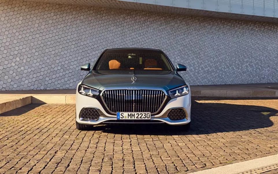 Mercedes-Maybach S-Class 2026 sở hữu lưới tản nhiệt mới Mercedes-Maybach S-Class 2026 sở hữu lưới tản nhiệt mới