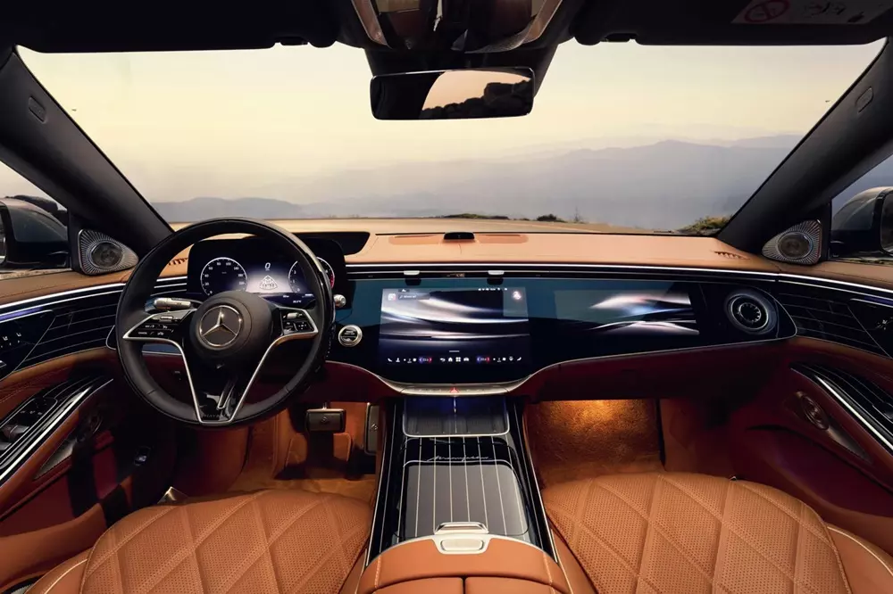 Khoang lái của Mercedes-Maybach S-Class 2026 Khoang lái của Mercedes-Maybach S-Class 2026