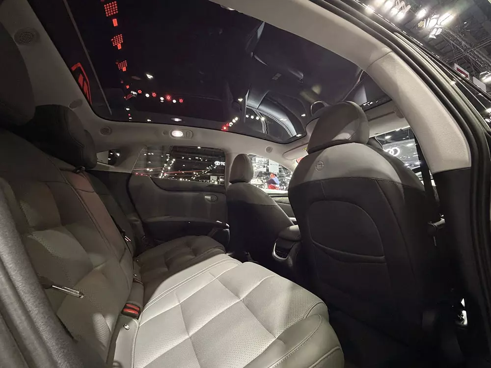 MG IM5 chính thức ra mắt Thái Lan, nằm chung phân khúc với Toyota Camry và Mazda 6e - Ảnh 7. MG IM5 chính thức ra mắt Thái Lan, nằm chung phân khúc với Toyota Camry và Mazda 6e - Ảnh 7.