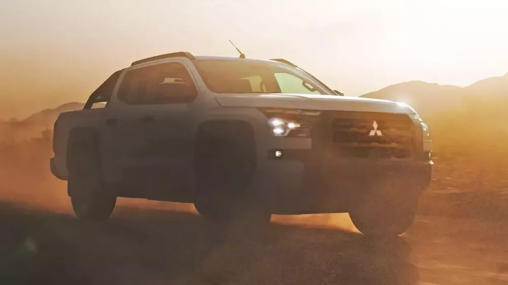 Mitsubishi Triton sắp có thêm phiên bản đậm chất off-road hơn, lấy cảm hứng từ xe đua đường trường - Ảnh 1. Mitsubishi Triton sắp có thêm phiên bản đậm chất off-road hơn, lấy cảm hứng từ xe đua đường trường - Ảnh 1.