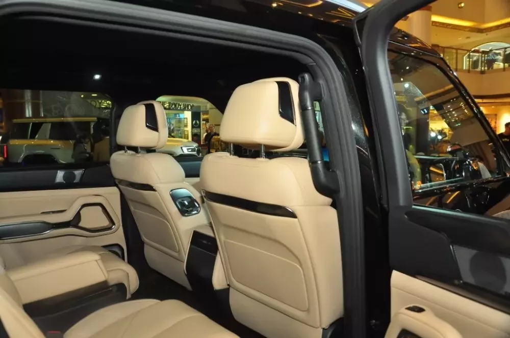BYD Denza B8 được bán tại Đông Nam Á, kích thước lớn hơn Toyota Land Cruiser, chạy 115 km không tốn xăng - Ảnh 9.