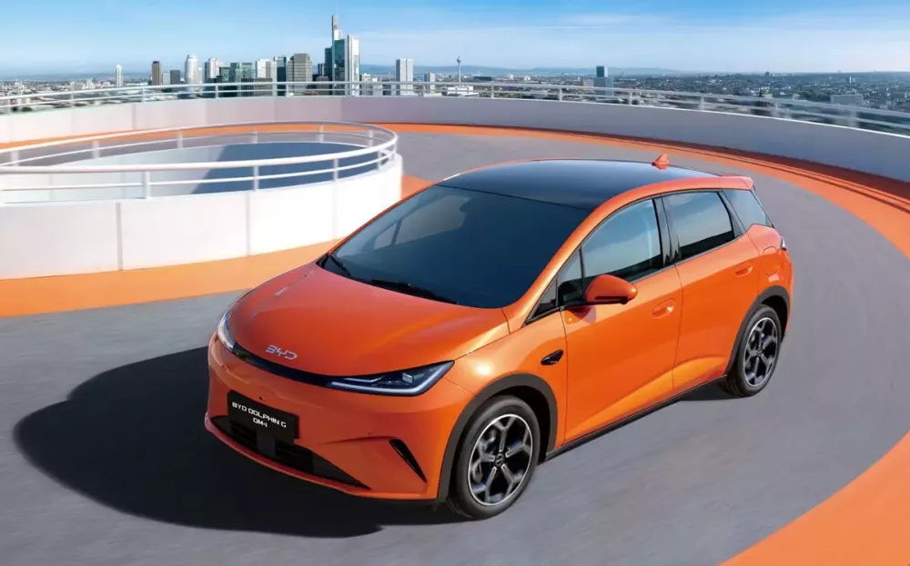 Ra mắt BYD Dolphin G DM-i - xe hatchback cỡ nhỏ có thể chạy hơn 1.000 km không nghỉ - Ảnh 1.