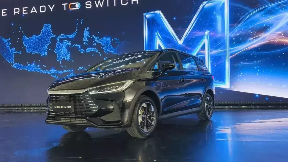 Mẫu MPV 7 chỗ BYD M6 đang bán ở Việt Nam có thêm phiên bản chỉ tiêu thụ 1,53 lít xăng/100 km - Ảnh 1.