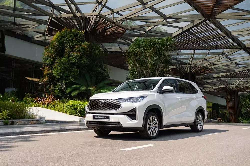 Toyota Innova Cross