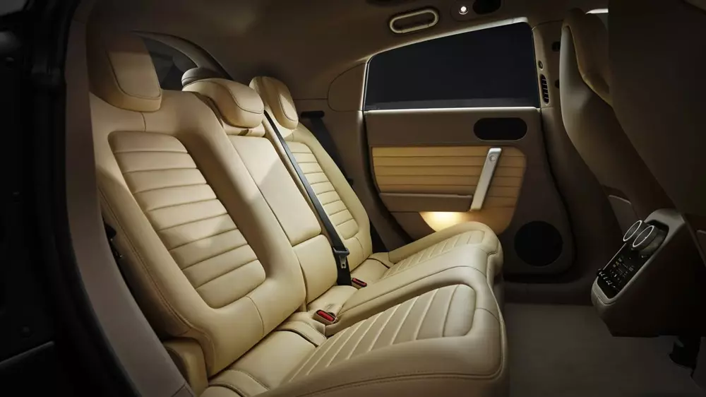Hàng ghế sau của Ferrari Luce rất rộng rãi