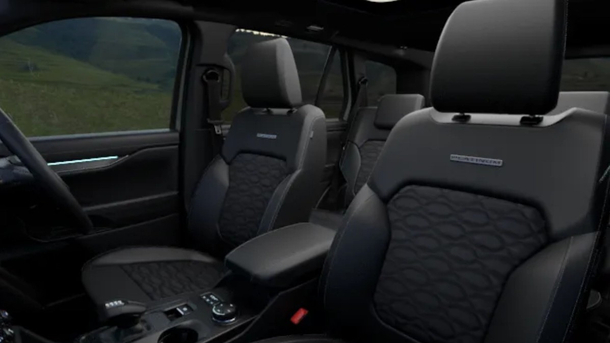 Ford Everest Platinum V6 2.jpg Ford Everest Platinum V6 2.jpg