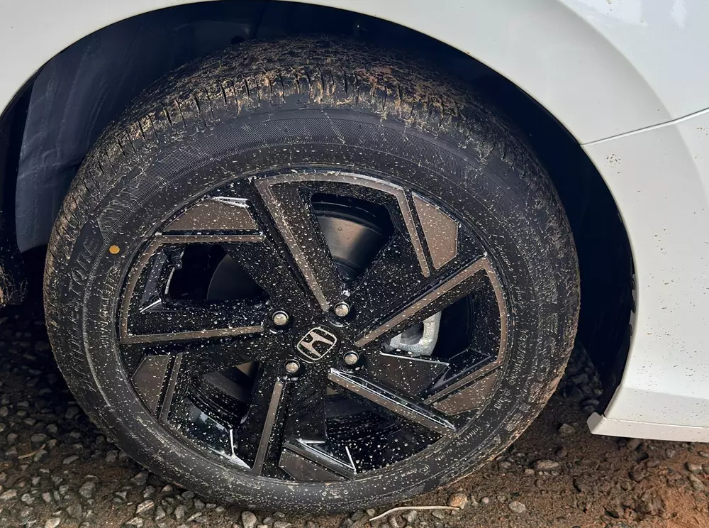 Honda City 2026 lộ rõ nội thất với màn hình cảm ứng cỡ lớn và camera 360 độ trước ngày ra mắt - Ảnh 3. Honda City 2026 lộ rõ nội thất với màn hình cảm ứng cỡ lớn và camera 360 độ trước ngày ra mắt - Ảnh 3.