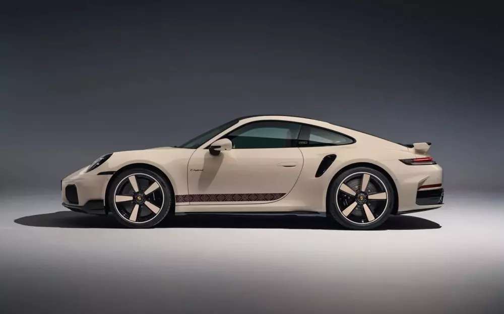 Porsche 911 Turbo S Sadu Edition trình làng, kết hợp động cơ 701 mã lực với nghề thủ công lâu đời - Ảnh 2.