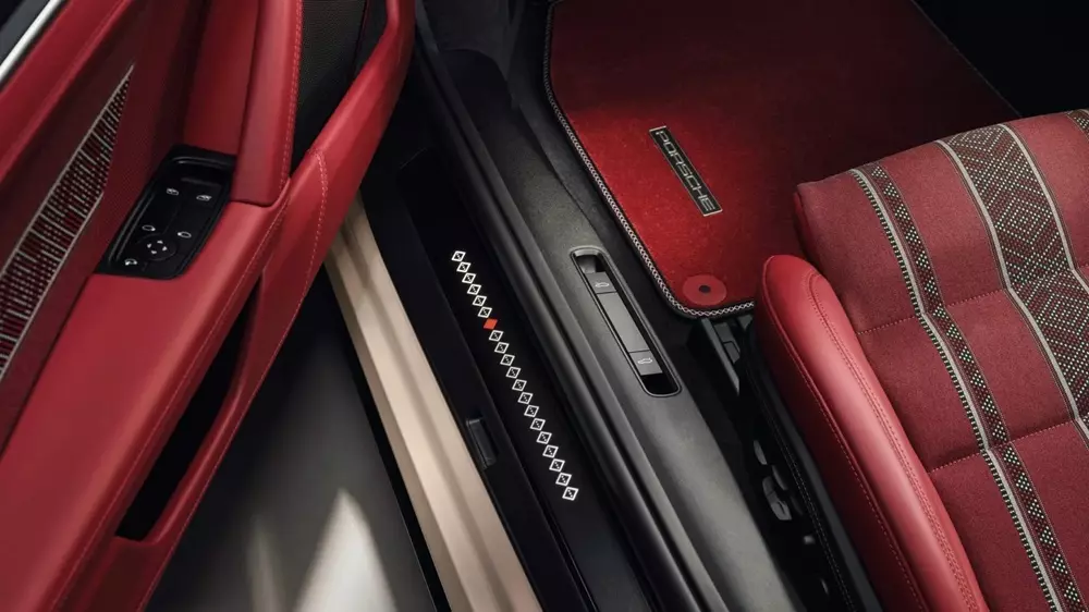 Porsche 911 Turbo S Sadu Edition trình làng, kết hợp động cơ 701 mã lực với nghề thủ công lâu đời - Ảnh 9.