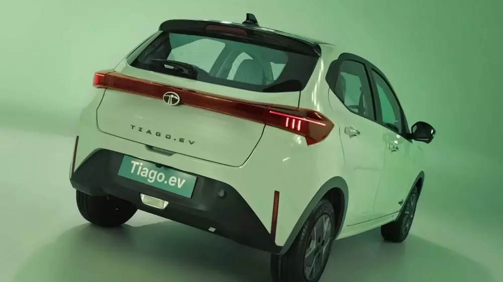 Mẫu xe giá chưa đến 130 triệu đồng của Tata trở lại với diện mạo mang phong cách châu Âu - Ảnh 4. Mẫu xe giá chưa đến 130 triệu đồng của Tata trở lại với diện mạo mang phong cách châu Âu - Ảnh 4.