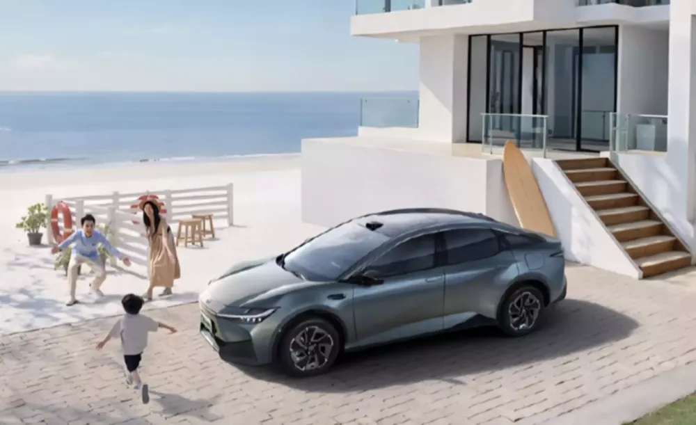Toyota ra mắt mẫu sedan điện mới tại thị trường "hàng xóm" của Việt Nam- Ảnh 2.