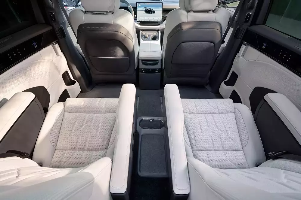 Nội thất của Zeekr 009 vừa rộng rãi vừa tiện nghi