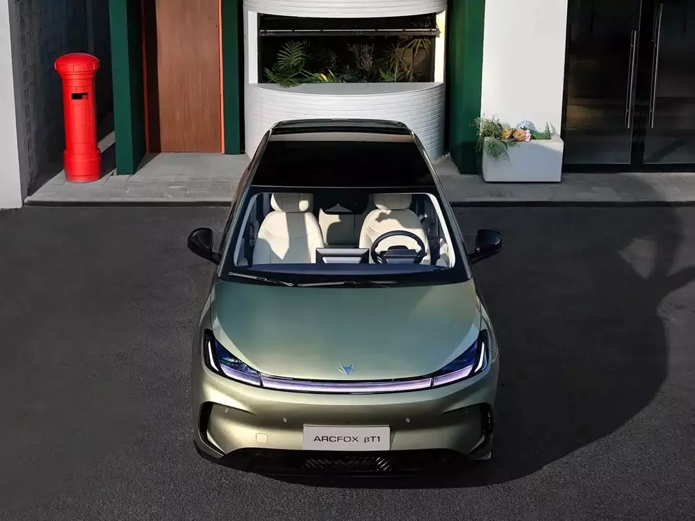 BAIC vén màn đối thủ của xe bán chạy như tôm tươi Geely EX2 - Ảnh 2.