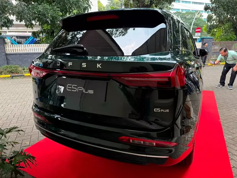 DFSK E5 Plus - phiên bản chỉ "ăn" 1,25 lít/100 km của SUV cỡ C sắp ra mắt Việt Nam - đã đến Đông Nam Á - Ảnh 3.