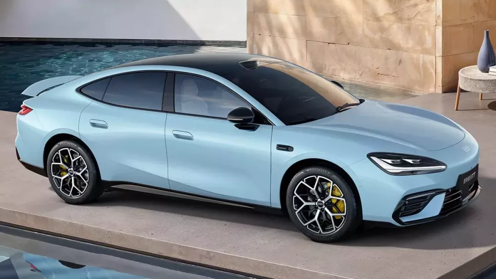 Vén màn Geely Galaxy TT - sedan thuần điện với tên gọi giống Audi