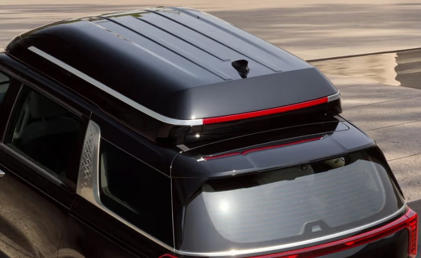 Kia Carnival High Roof 3.jpg