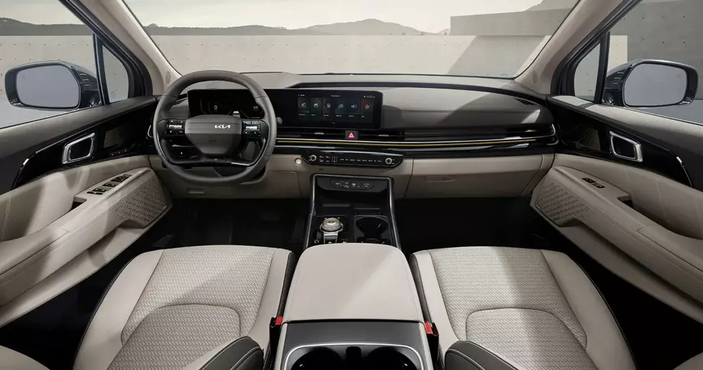 Kia Carnival có thêm phiên bản trần cao mới với nội thất 9 chỗ rộng rãi - Ảnh 7.