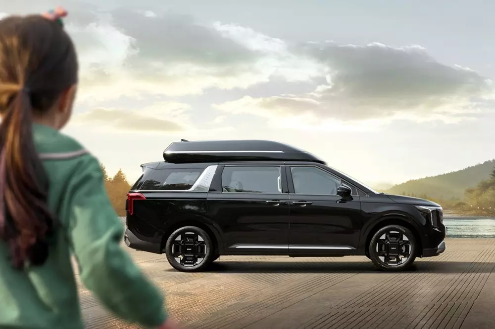 Kia Carnival có thêm phiên bản trần cao mới với nội thất 9 chỗ rộng rãi - Ảnh 3.