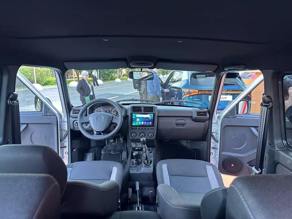 Lada Niva lần đầu có túi khí và thân xe chống gỉ sau 49 năm bám trụ trên thị trường - Ảnh 6.