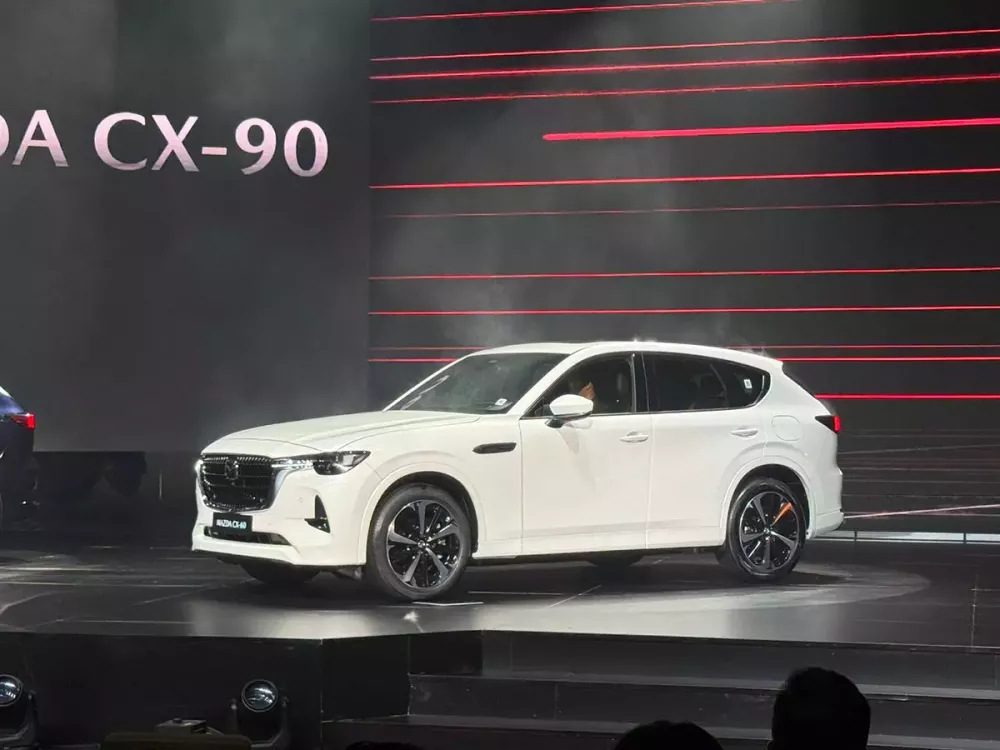 SUV hạng trung tiệm cận xe sang Mazda CX-60 chính thức được giới thiệu ở Việt Nam với giá rẻ hơn dự kiến