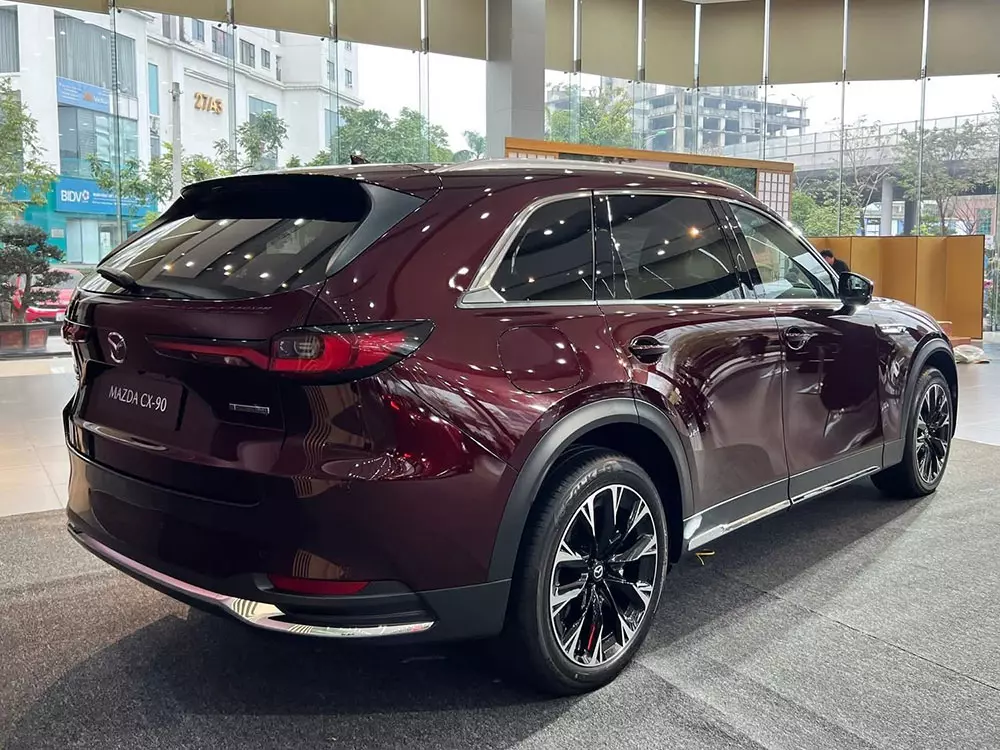 Mazda CX-90 màu đỏ Artisan Red Premium
