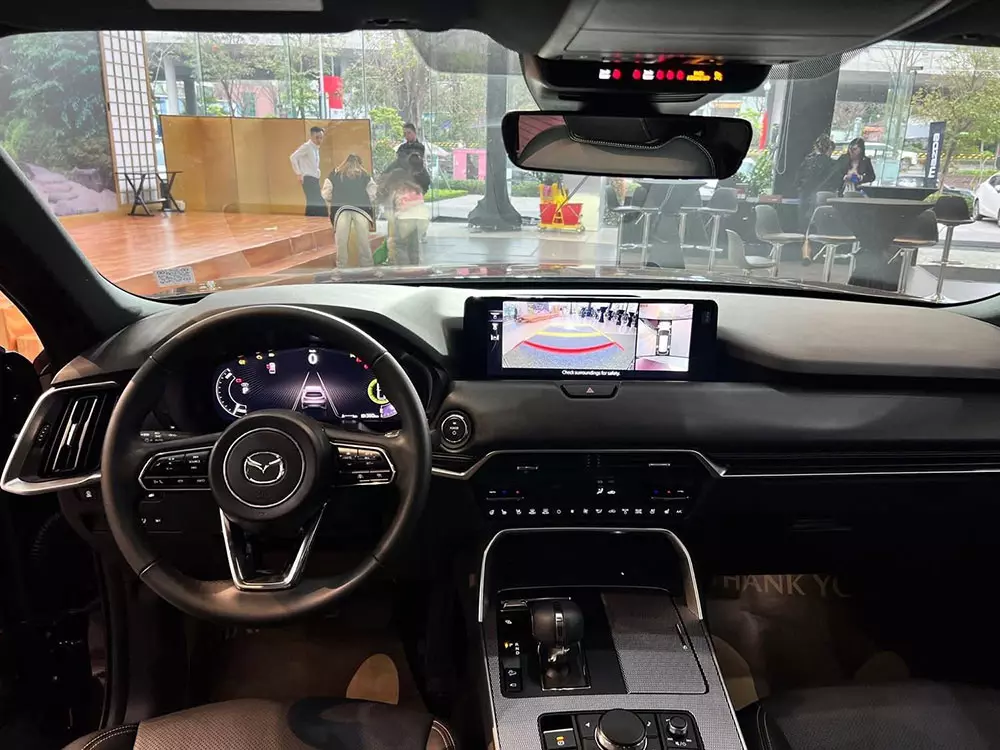 Trang bị tiện nghi của Mazda CX-90 ở 3 phiên bản không quá chênh lệch