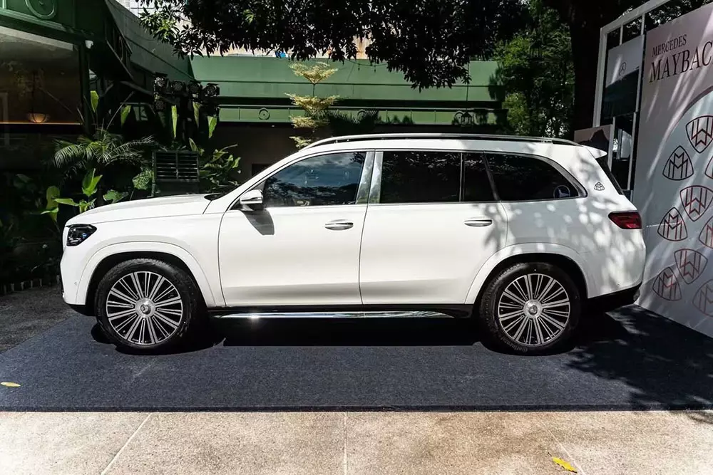 mercedes-maybach-gls-480-4matic-2027-8-b3be Ngắm hình ảnh "bằng xương, bằng thịt" của Mercedes-Maybach GLS 480 4Matic 2027 mới ra mắt Việt Nam - Ảnh 2.
