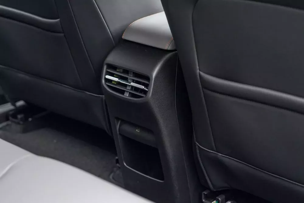 Cửa gió dành cho hàng ghế sau của MG Urban