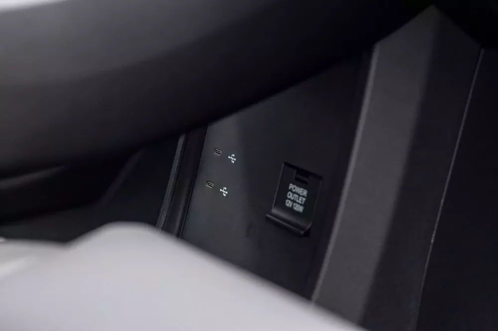 Cổng USB Type C của MG Urban