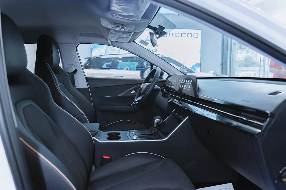 Omoda C5 Sport được trang bị ghế bọc da pha nỉ