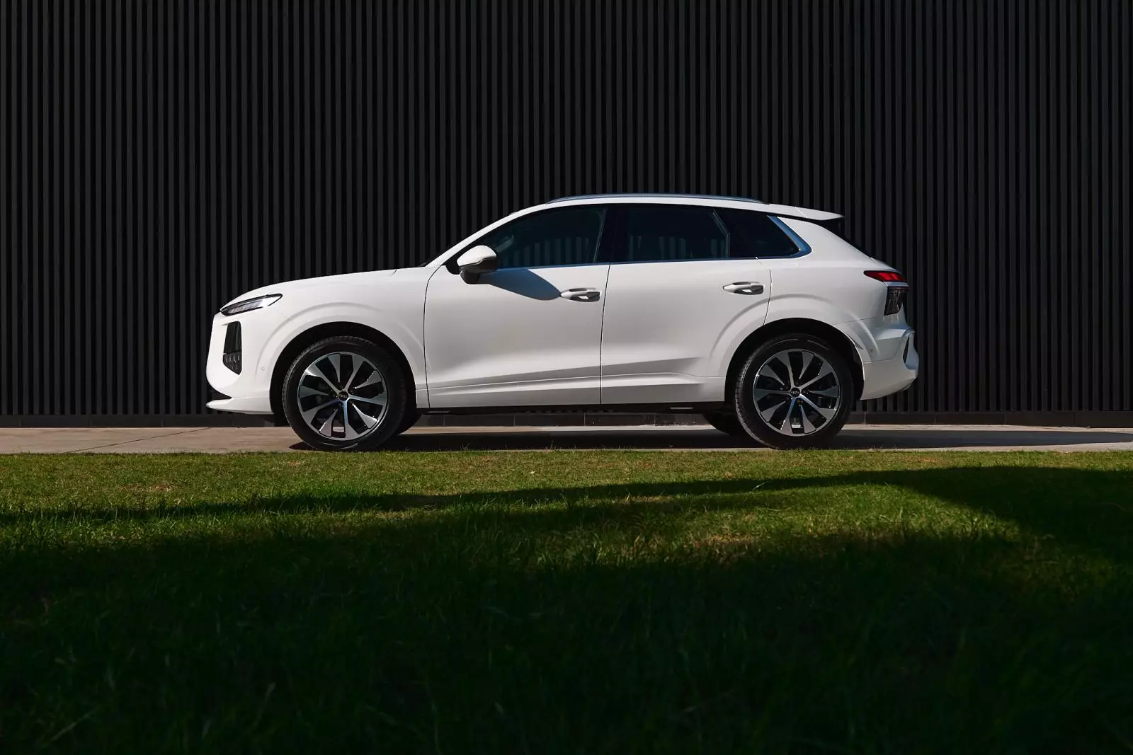 Chi tiết diện mạo mới và nâng cấp công nghệ Audi Q3 2026 hơn 2 tỷ đồng tại Việt Nam  - Ảnh 11.