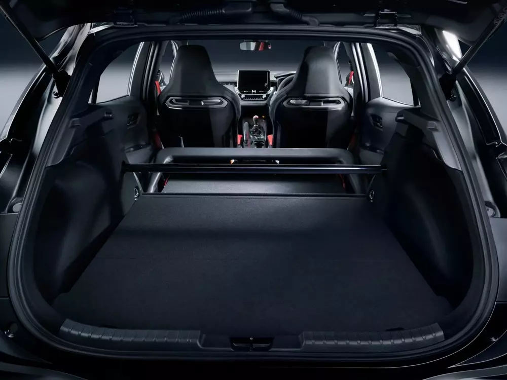 Toyota Corolla ra mắt phiên bản GRMN với khối động cơ "nhỏ nhưng có võ" và nội thất 2 chỗ ngồi - Ảnh 10.