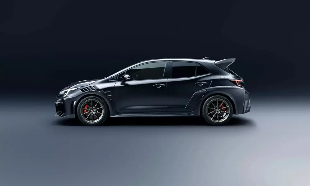 Toyota Corolla ra mắt phiên bản GRMN với khối động cơ "nhỏ nhưng có võ" và nội thất 2 chỗ ngồi - Ảnh 7.