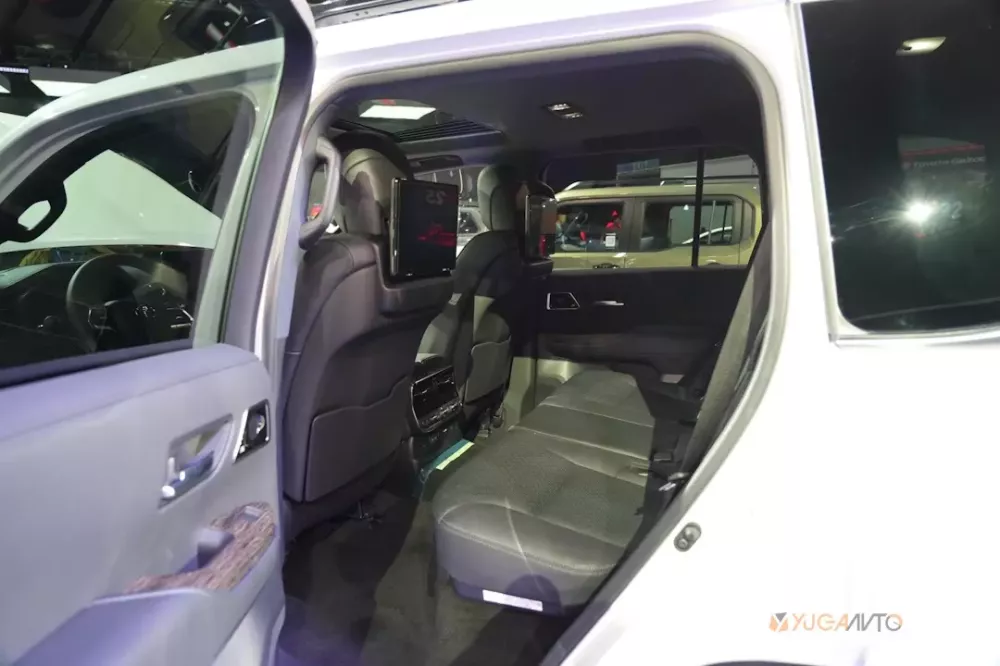 Toyota Land Cruiser Hybrid ra mắt Đông Nam Á trước khi bán ở Việt Nam trong năm nay - Ảnh 5. Toyota Land Cruiser Hybrid ra mắt Đông Nam Á trước khi bán ở Việt Nam trong năm nay - Ảnh 5.
