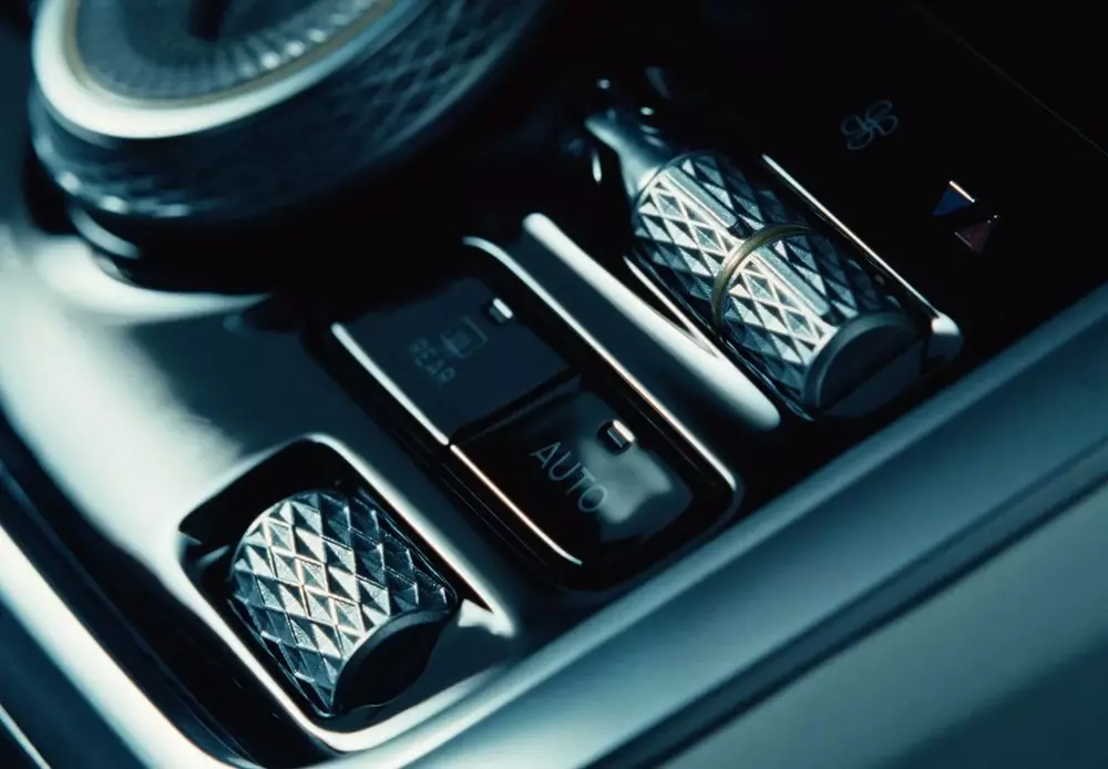 Cụm điều khiển trung tâm của Bentley Torcal