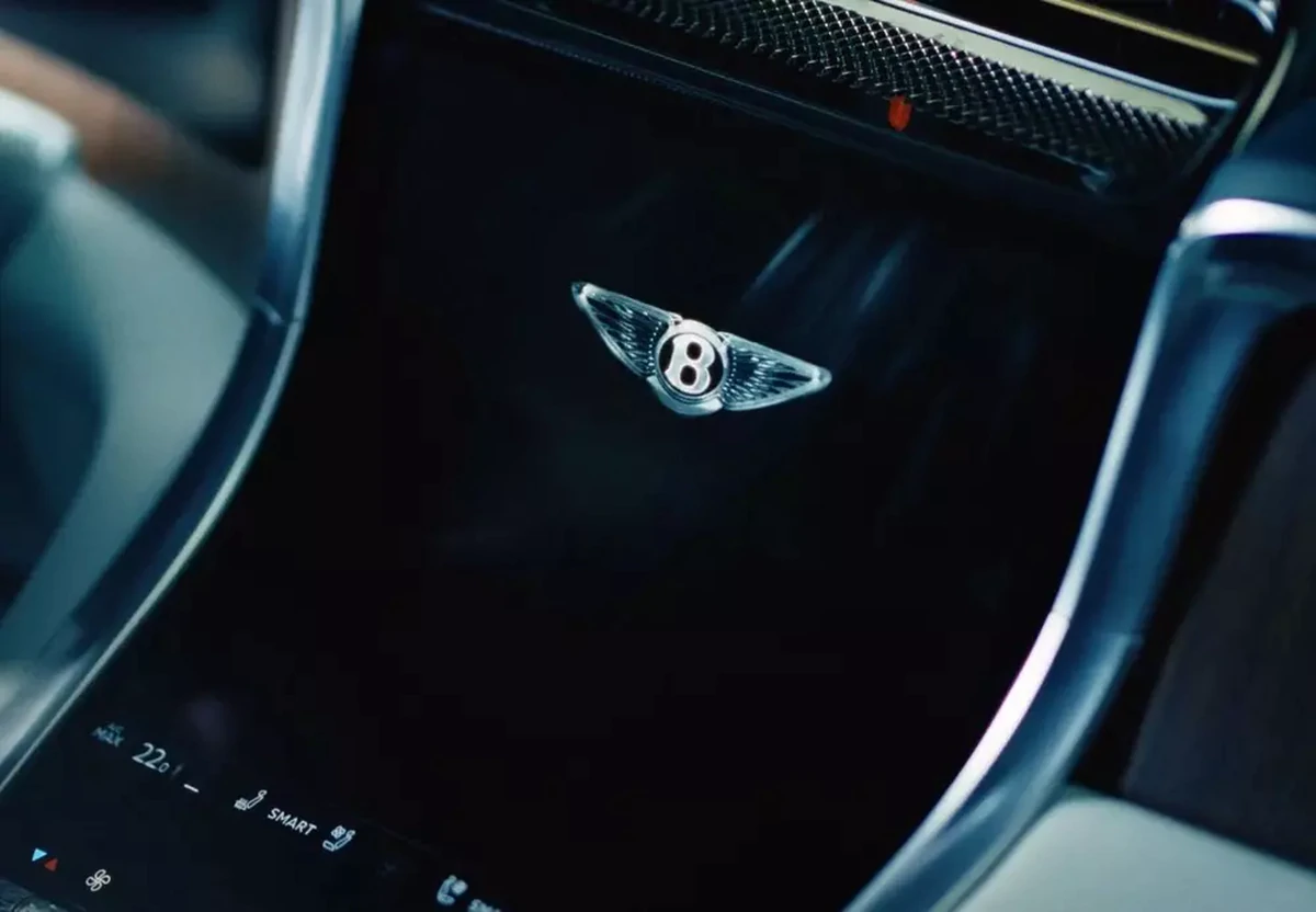 Bentley Torcal được hé lộ nội thất công nghệ cao với những chi tiết pha lê và màn hình cong