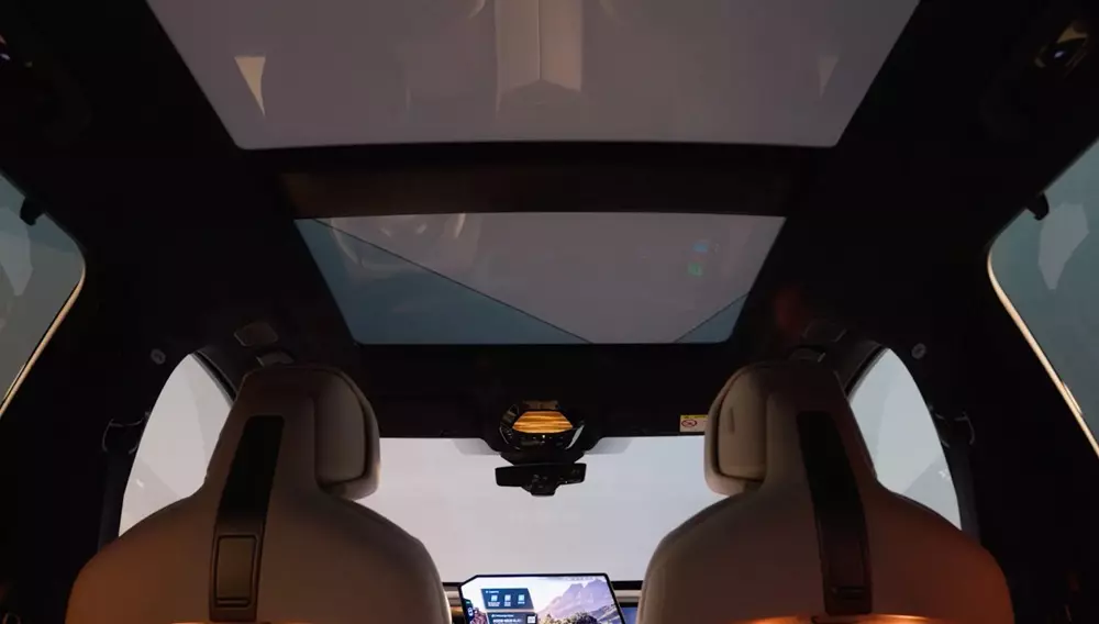 Trần kính toàn cảnh của BMW X5 2027