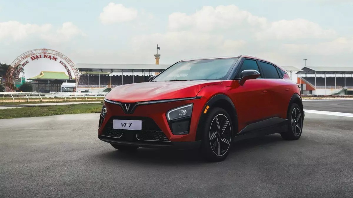 Doanh số SUV cỡ C tháng 6/2026: VinFast VF 7 tăng trưởng gấp đôi, giành ngôi vương của Mazda CX-5