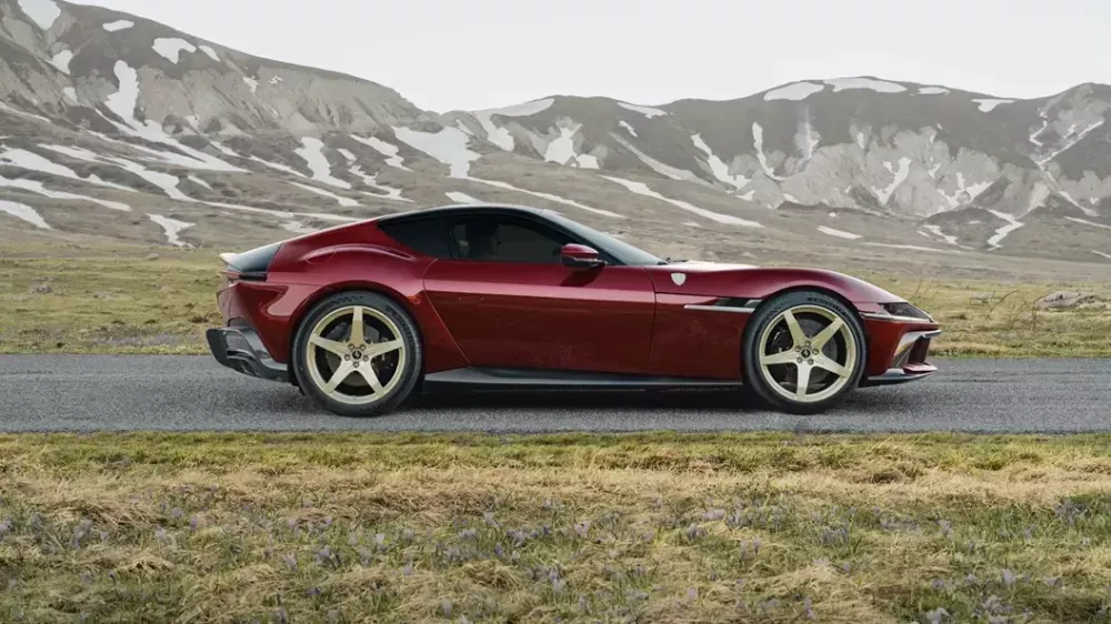 12Cilindri Manuale - siêu xe số sàn đầu tiên của Ferrari kể từ năm 2013 - Ảnh 5.
