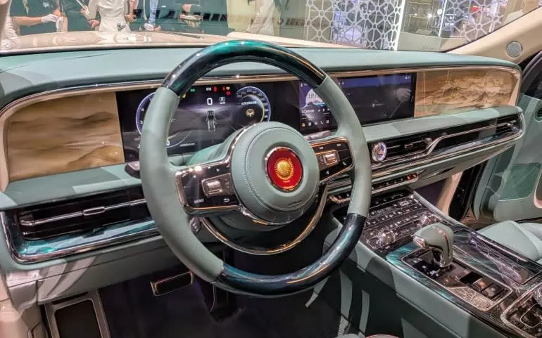 hongqi-golden-sunflower-guoli-2-71f5 Nội thất sang trọng và đậm nét văn hóa Trung Quốc của Hongqi Golden Sunflower Guoli