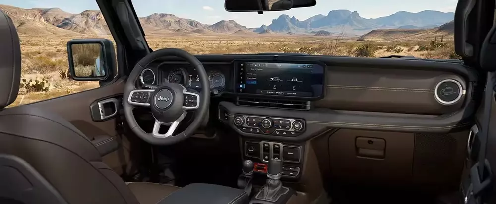 jeep-wrangler-laredo-ed15 Khoang lái của Jeep Wrangler Laredo