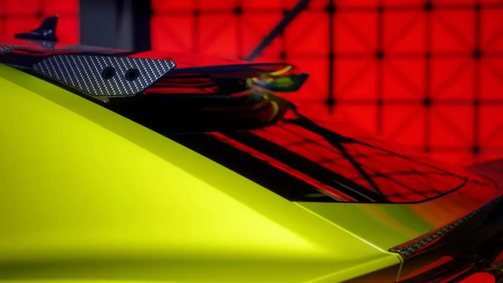 Lamborghini Urus Performante SE sở hữu cánh gió sau bằng sợi carbon