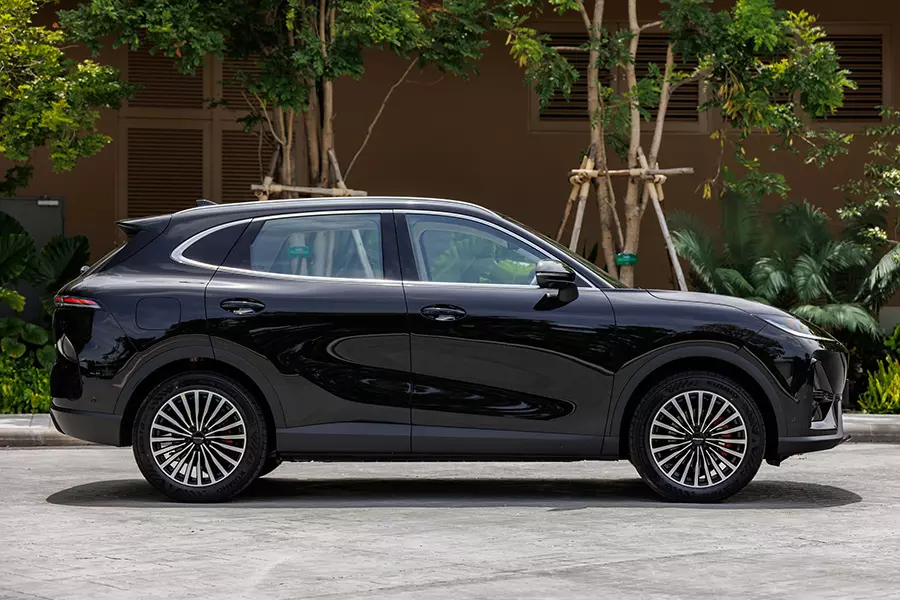 Lepas L6 EV nằm trong phân khúc SUV cỡ C