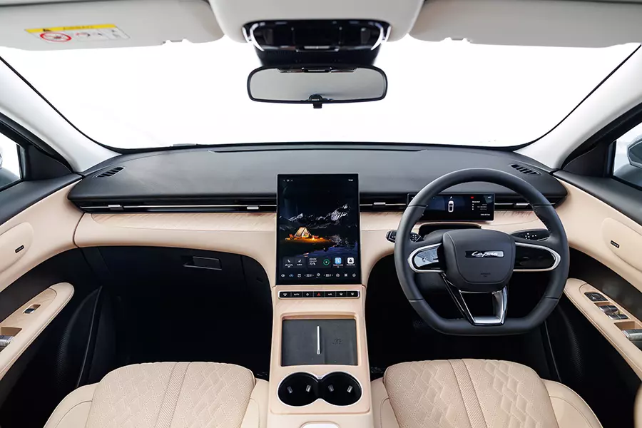 Khoang lái của Lepas L6 EV