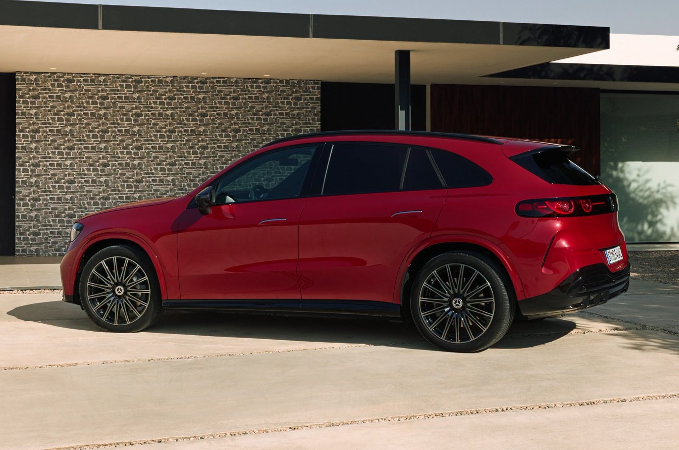 Mercedes-Benz GLC EV-8.jpg